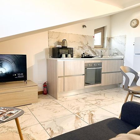 Carolas Luxury House Φιουμιτσίνο Εξωτερικό φωτογραφία