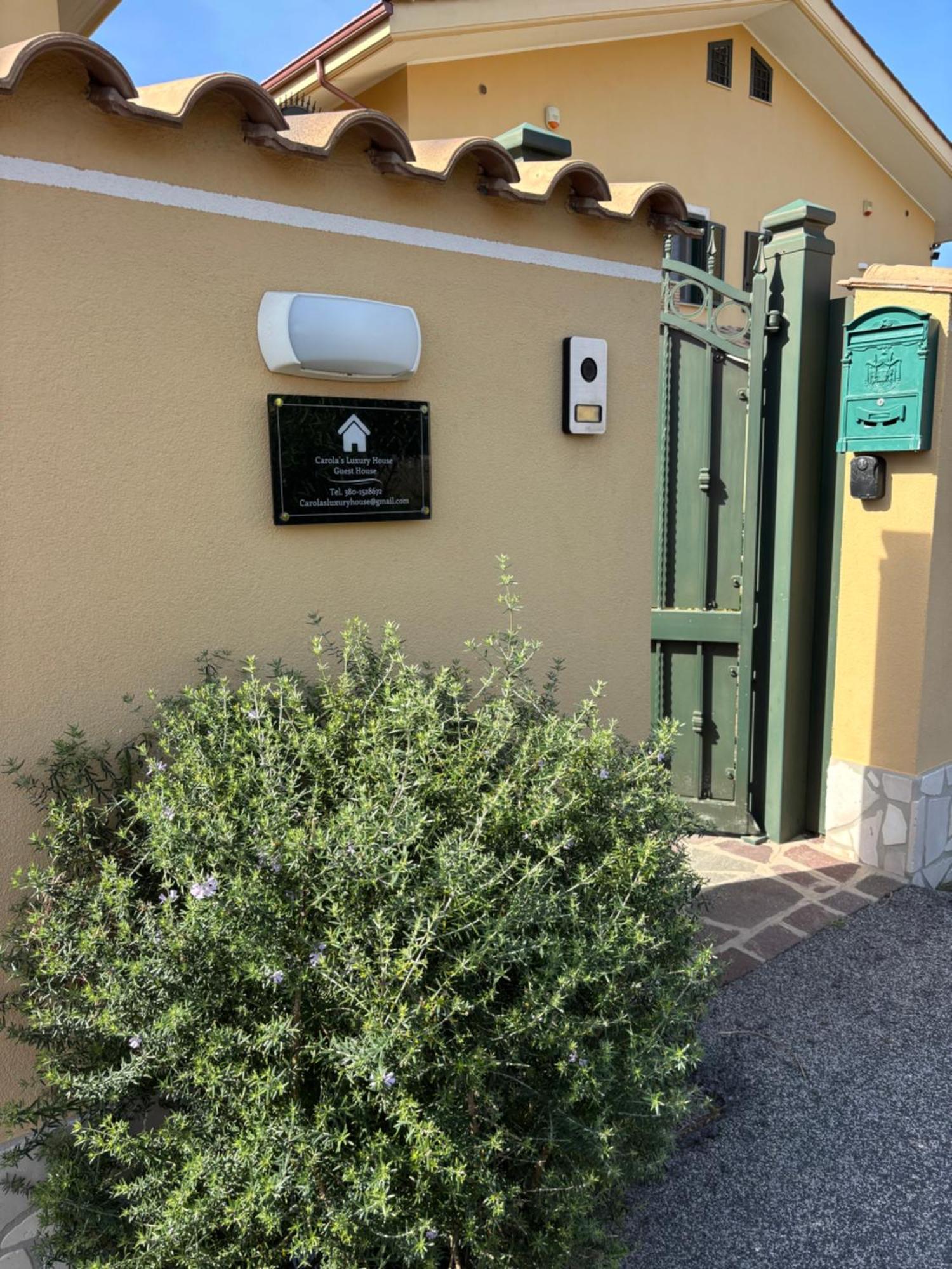 Carolas Luxury House Φιουμιτσίνο Εξωτερικό φωτογραφία