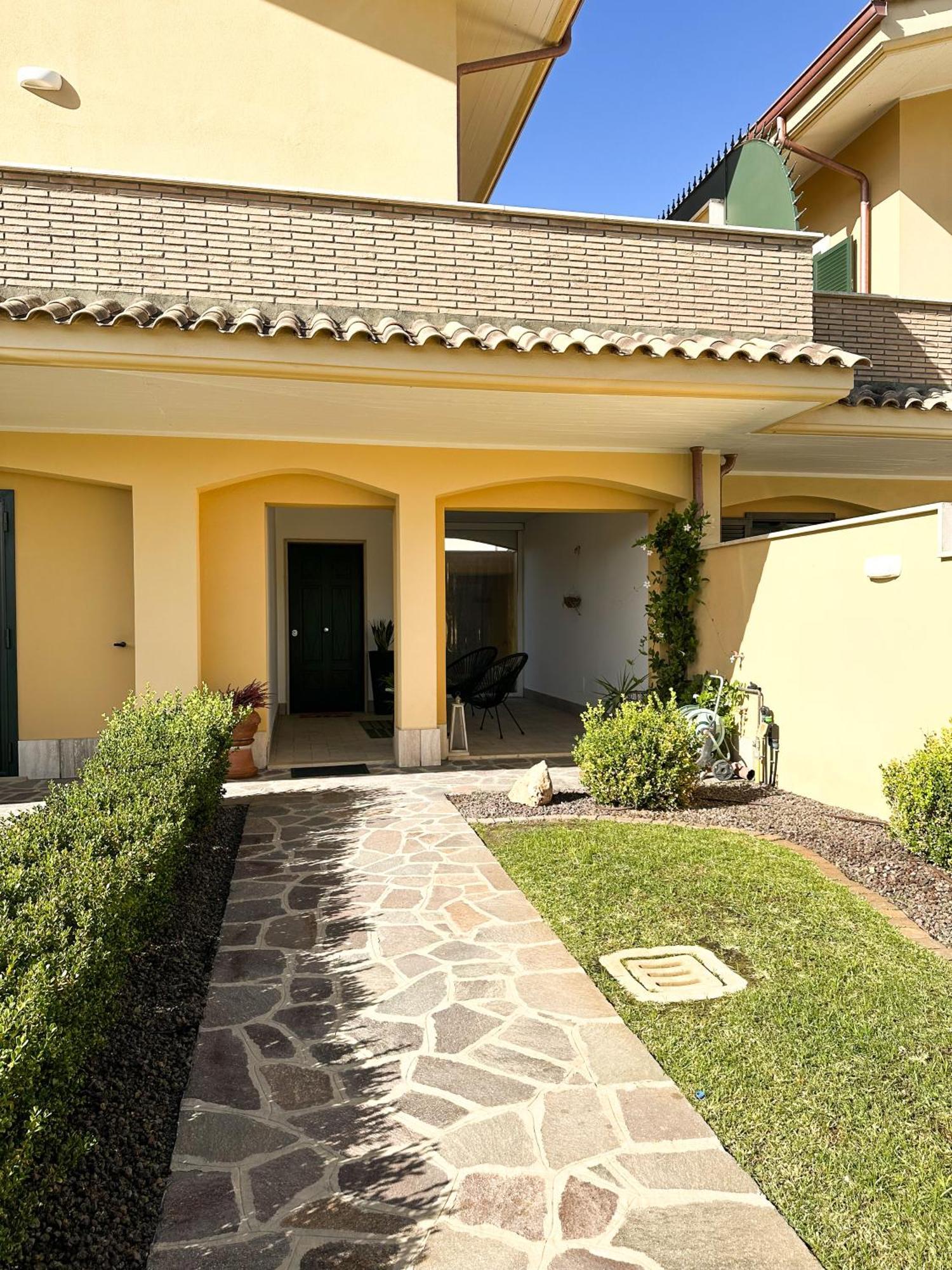 Carolas Luxury House Φιουμιτσίνο Εξωτερικό φωτογραφία